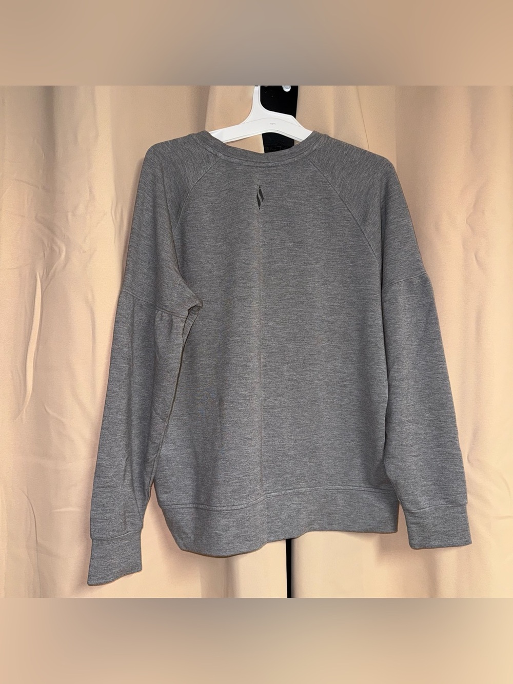 skechers crewneck sweatshirt